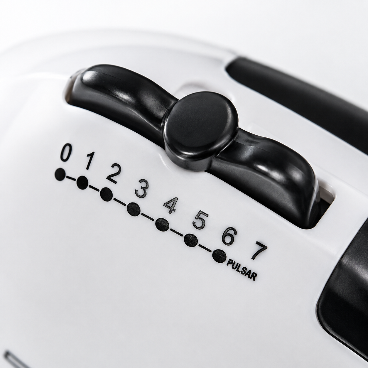 Scarlett 7 Speed Electric Hand Mixer with stainless steel beater attachment