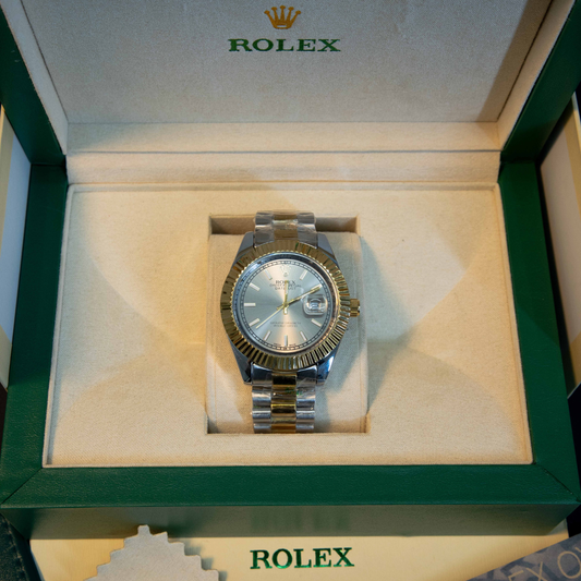 Elegant two-tone couple wristwatch set with silver dial and gold fluted bezel