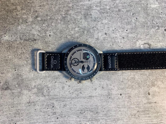 Chronograph Analog Quartz Watch with Tachymeter Bezel & Premium Strap