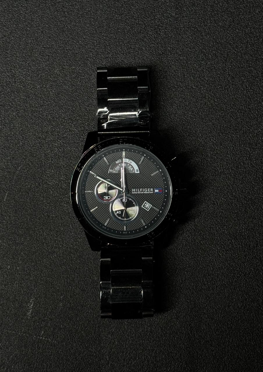 Black dial replica watch for men with black metal bracelet, chronograph-style analog wristwatch featuring multifunction subdials and date window