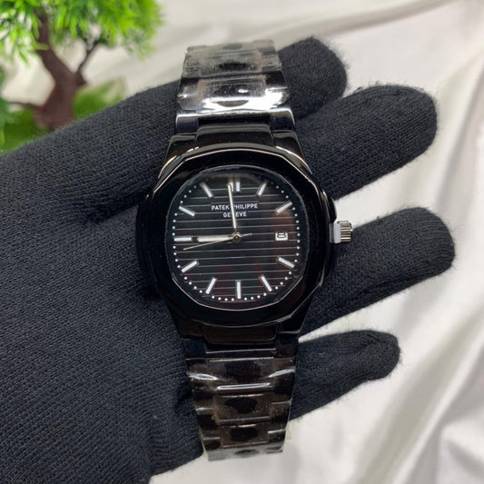 Luxury Analog Watch with Stainless Steel Bracelet