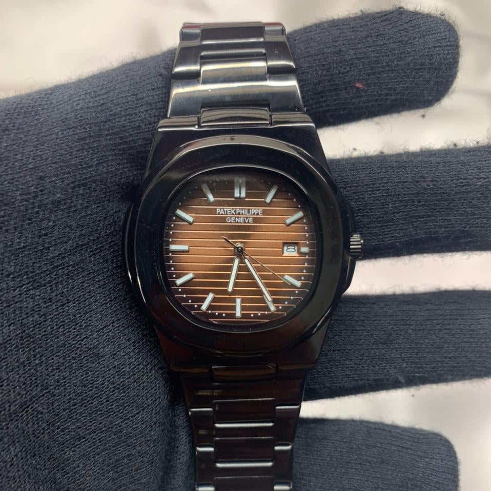 Luxury Analog Watch with Stainless Steel Bracelet