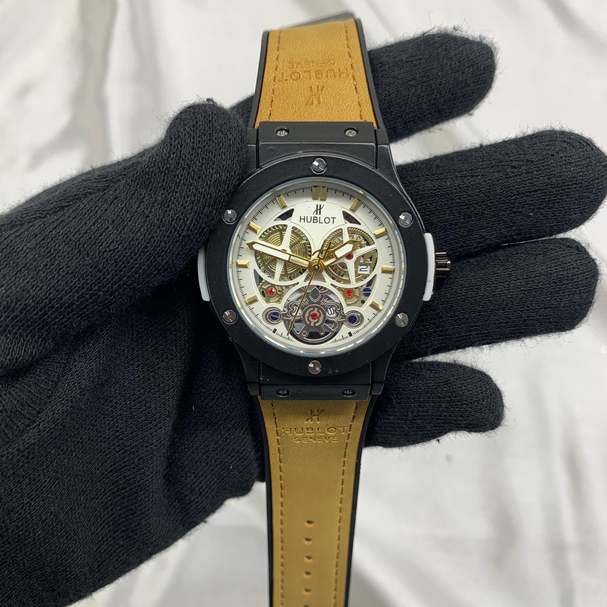 Skeleton Dial Mechanical Men’s Leather Strap Watch with Visible Movement