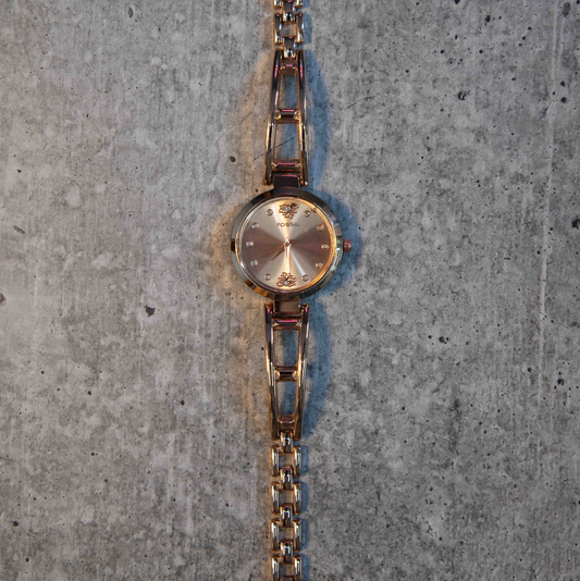 Stylish Rectangular Dial Watch with Metal Strap for Modern Fashion