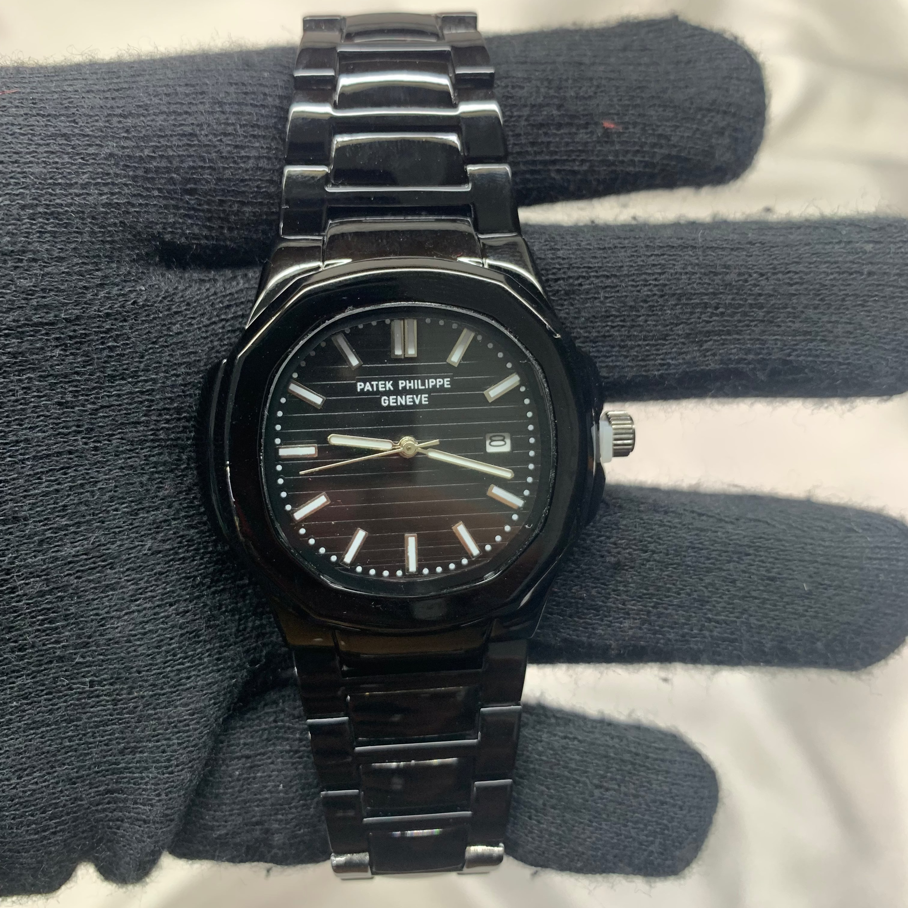 Luxury Analog Watch with Stainless Steel Bracelet