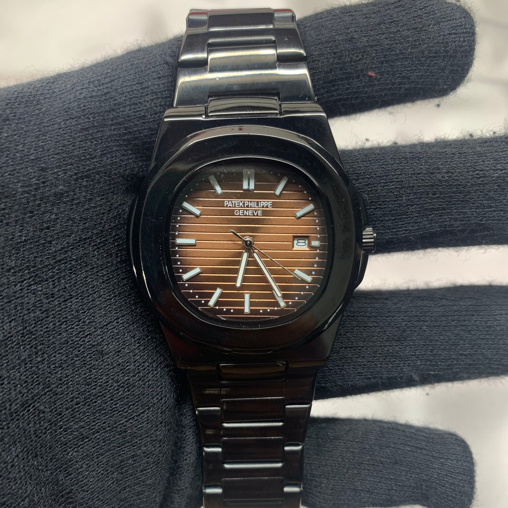 Luxury Analog Watch with Stainless Steel Bracelet