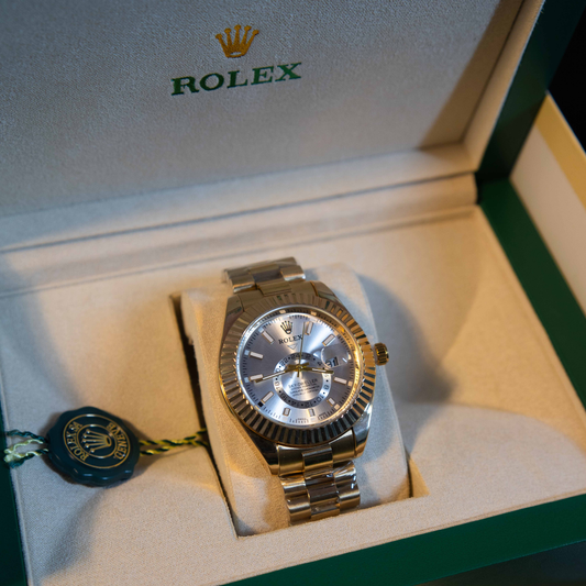Elegant gold luxury watch with silver dial and fluted bezel – Premium Gold Sky Watch close-up