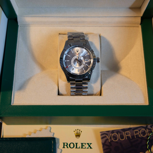 Premium Sky Silver Dial Watch luxury men’s timepiece in green watch box with stainless steel strap
